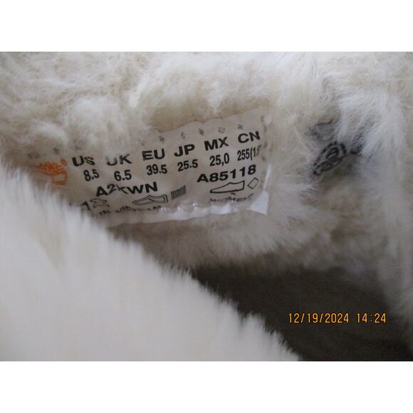 USED Timberland Women's Skyla Bay Pull-On Boots, Medium Brown Nubuck, 8.5 - Picture 5 of 13